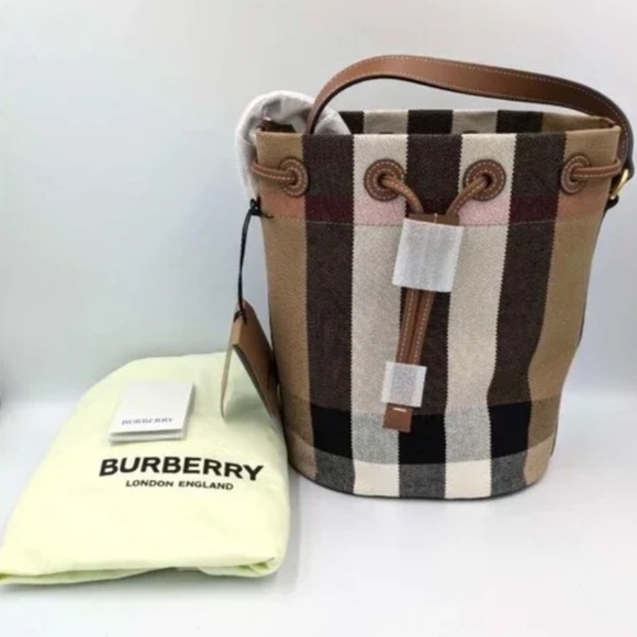 Brand NEW Burberry Bucket Bag - Picture 1 of 12